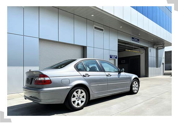 2004 BMW 325i Gallery